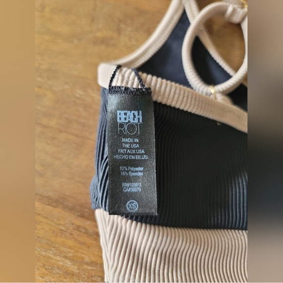 Beach Riot workout set - Picture 9 of 9